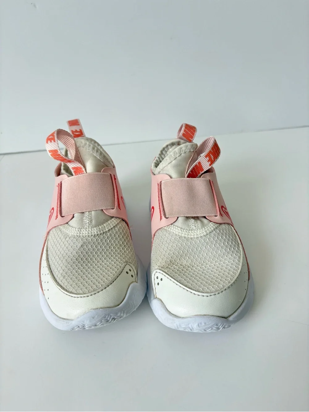 Nike Slip-On Trainer in Light Pink & Coral Swoosh 9C